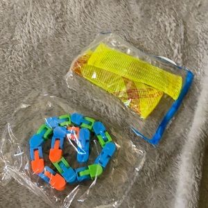 Fidgets! Wakey track snd marble mesh.